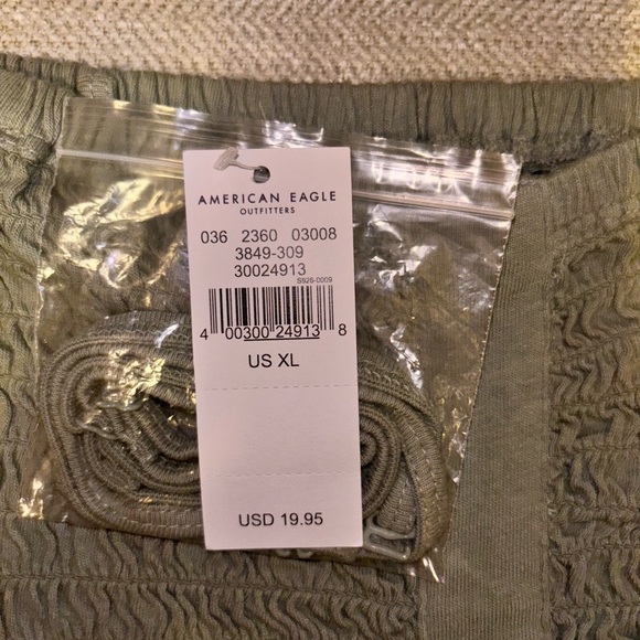 •AE• Ruched Cropped Tube Top - Picture 3 of 3